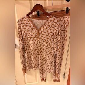 Little Sleepies Rust Rainbows PJ Set, Women’s Small. Bamboo pajamas.